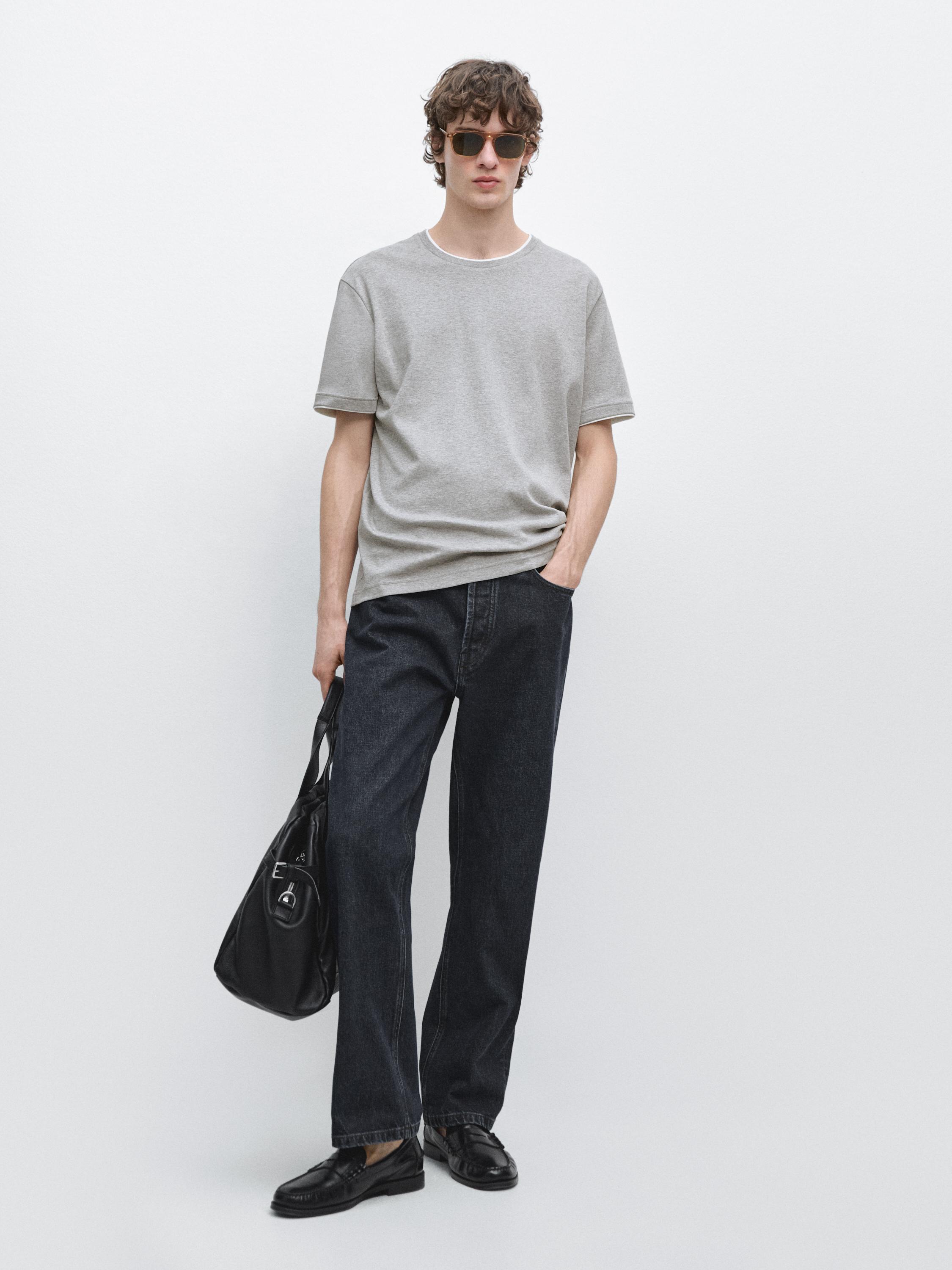100% cotton T-shirt with contrast detail